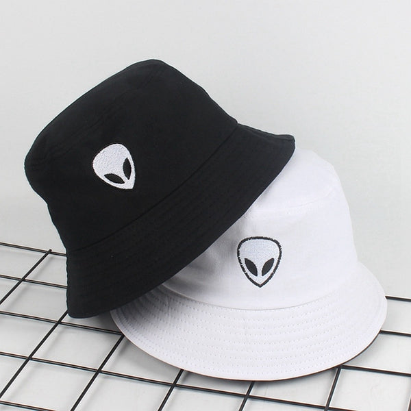 ALIENS BUCKET HAT